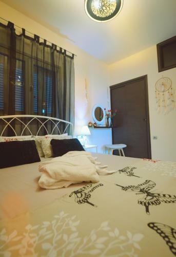 Modern 2 Bedroom House With Beautiful Garden