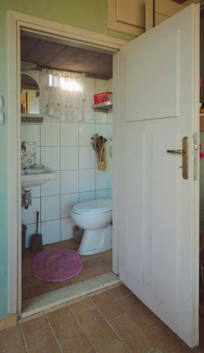 Modern 2 Bedroom House With Beautiful Garden