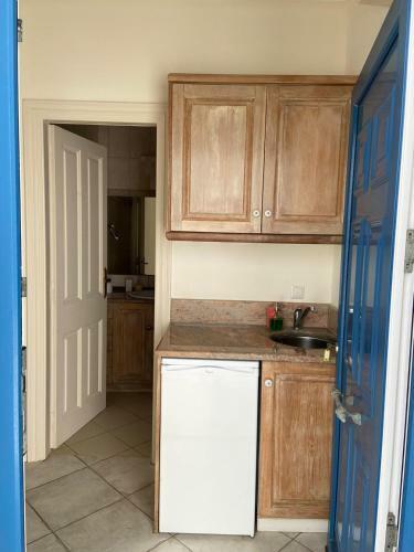 Hostal Andros Homes Sea Side Apartment & Studio