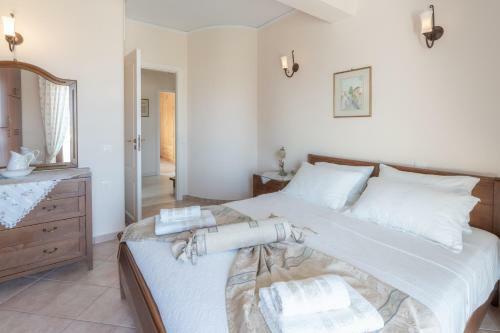The Maisonette: Five Min From The Beach With View