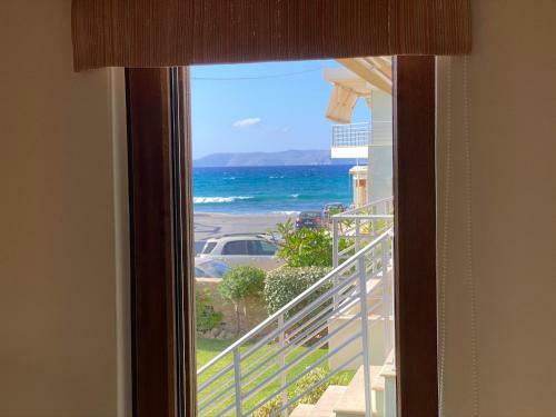 Sunny Villa By The Beach Gournes