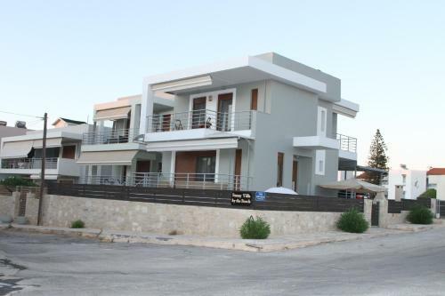 Sunny Villa By The Beach Gournes