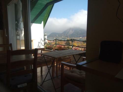 V4 Kil�t�terasz Apartmanok Emelet