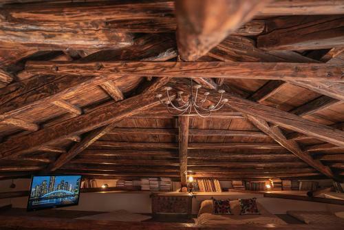 The 1813 Painter's Villa By Neuvel