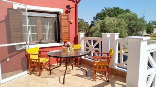 Vanna's Holiday House