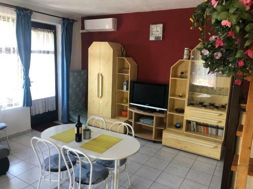 Anita Apartmanh�z