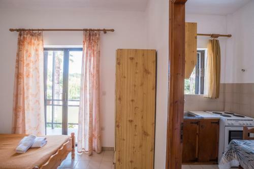 Tonia Apartments & Studios By Hotelius