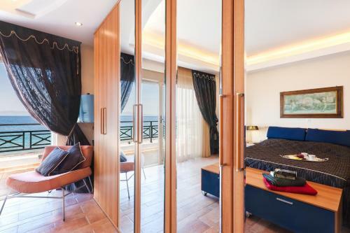 Villa Searene Deluxe Seafront Maisonette