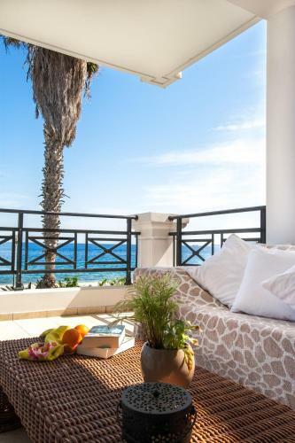 Villa Searene Deluxe Seafront Maisonette