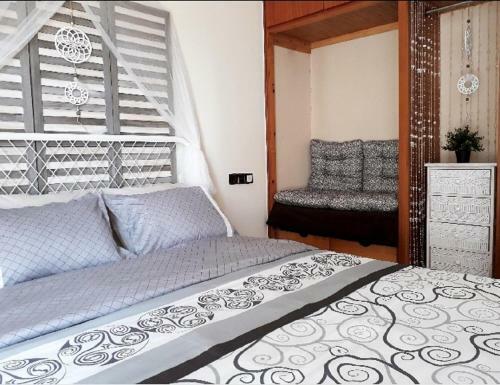 Urban Yoga House Hostel & Retreat