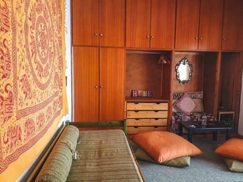 Urban Yoga House Hostel & Retreat
