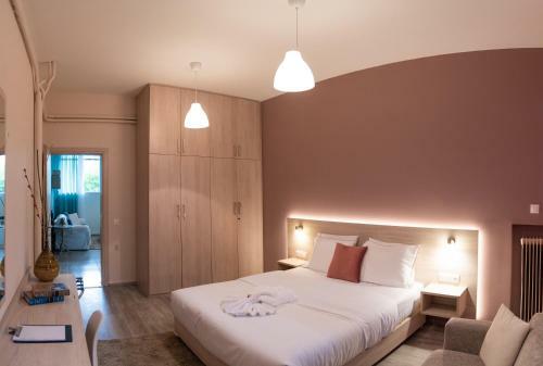 Hermes Central Luxury Apartment