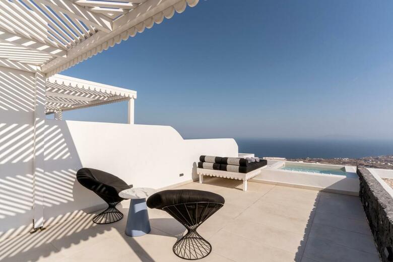 Hotel Cresanto Luxury Suites