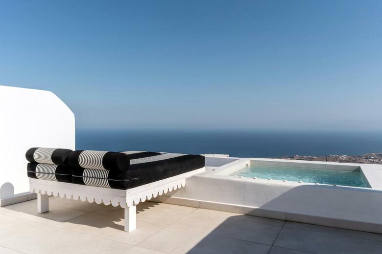 Hotel Cresanto Luxury Suites