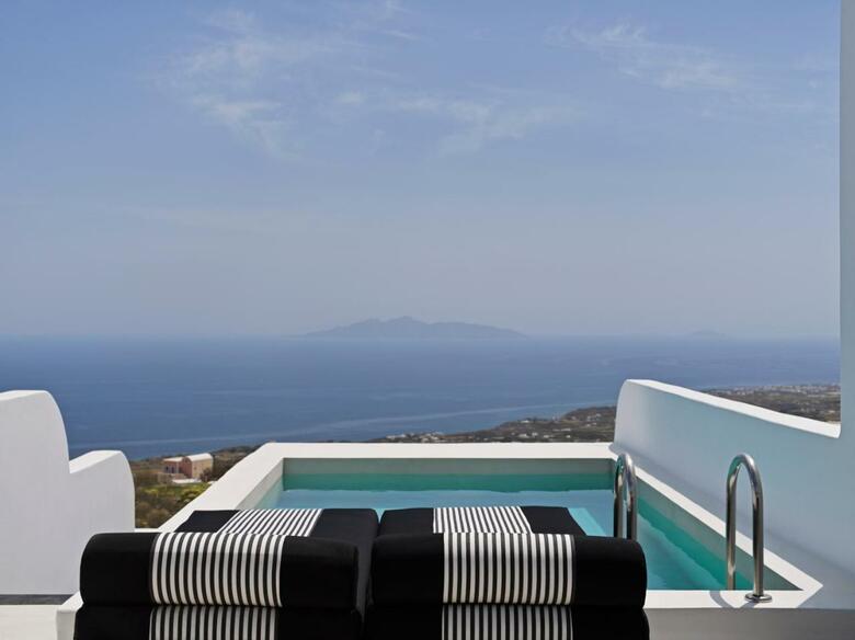Hotel Cresanto Luxury Suites