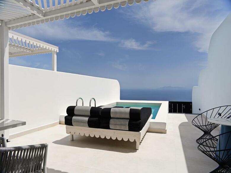 Hotel Cresanto Luxury Suites