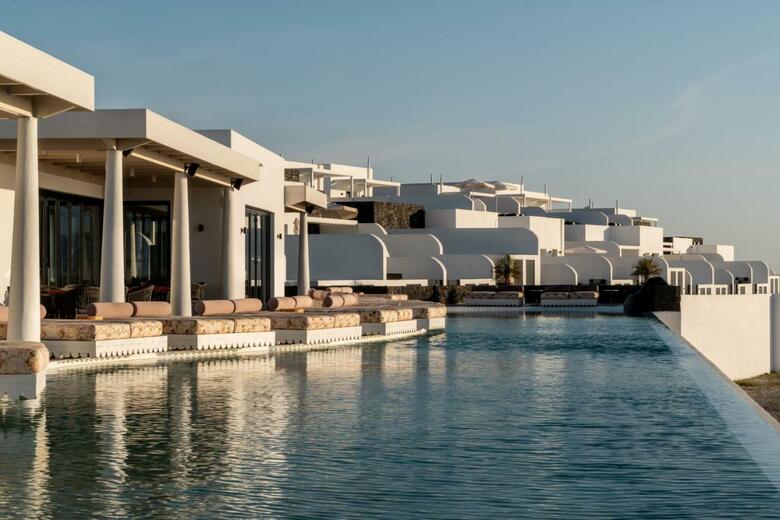 Hotel Cresanto Luxury Suites