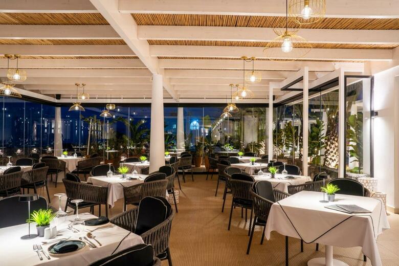 Hotel Cresanto Luxury Suites