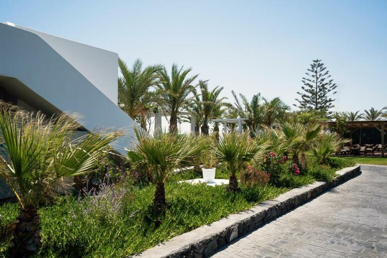 Hotel Cresanto Luxury Suites