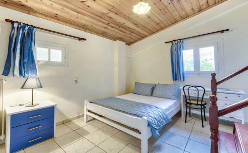 Ina Apartments