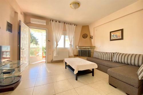 Elpida House On The Beach (2 Bedrooms 6 Guests)