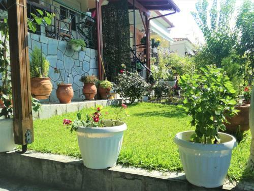 Two Storey Vacation House Near The Sea
