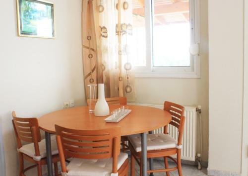 Two Storey Vacation House Near The Sea