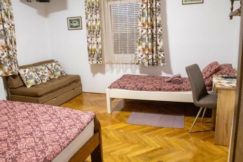 Zserb� Apartman- Poroszl�