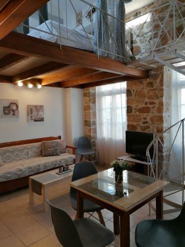 Theos Apartments