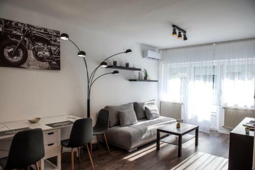 Anavrin Apartman- Csendes Lak�s A Belv�ros K�zep�n