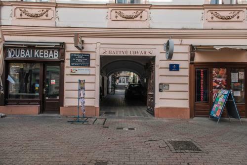 Anavrin Apartman- Csendes Lak�s A Belv�ros K�zep�n