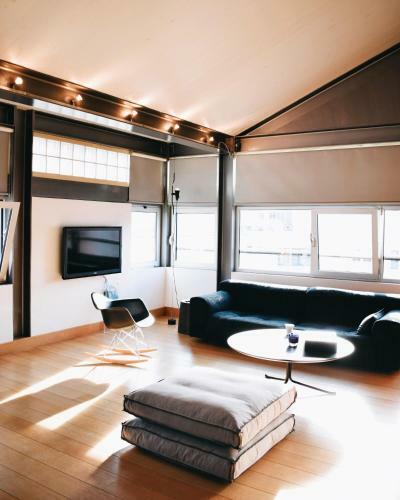 T Loft Bright Loft Apartment
