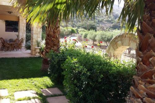 Villa Heraklion Comfy House With Mountain View