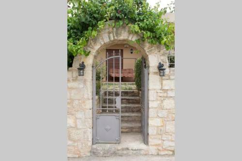 Villa Heraklion Comfy House With Mountain View