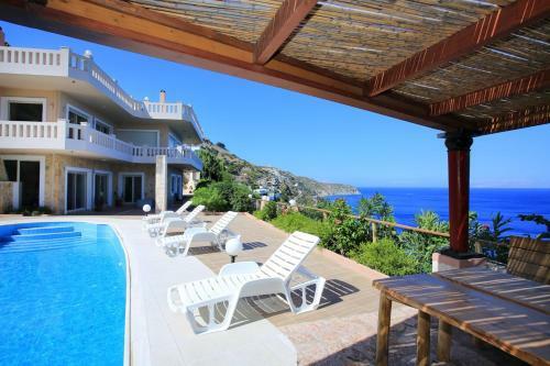 Villa Diktynna - Embrace The Endless Blue