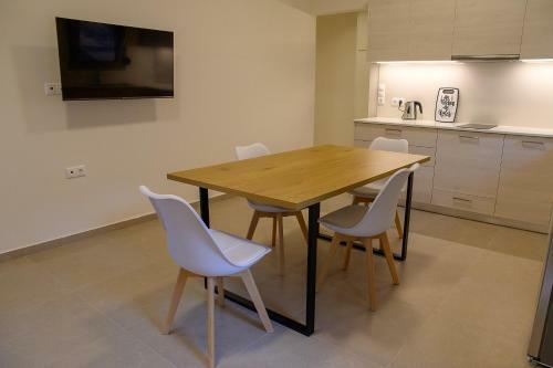 Apartamento Uni Island City Center Suites