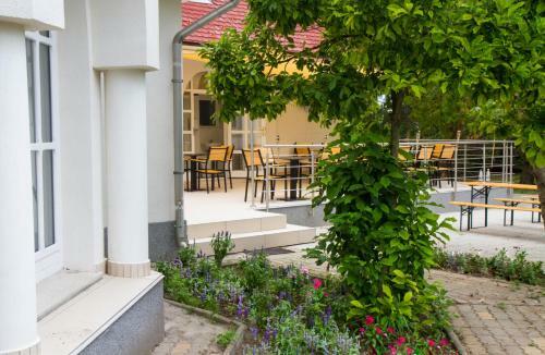 Bed & Breakfast Sungarden Vend�gh�z, �tterem, B�r