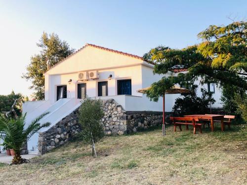 Hostal Kirkos Apartments