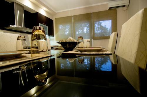 Mary's Modern And Elegant Apartment