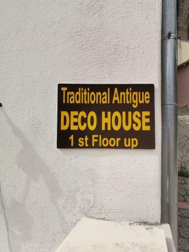 Apartamento Traditional Antique Deco House
