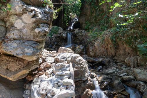 Zoi's House Luxurious Vacation