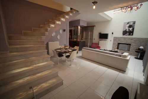 Villa Dada House
