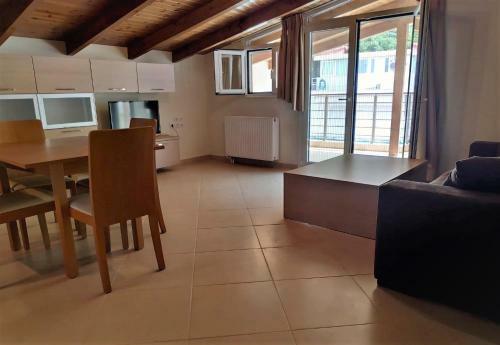 Samaras Apartments