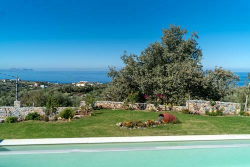 Stunning 4-bedroom Villa With Private Pool.