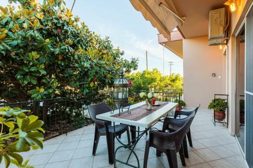 Stylish Seaside Home - Fully Equipped, Big Terrace