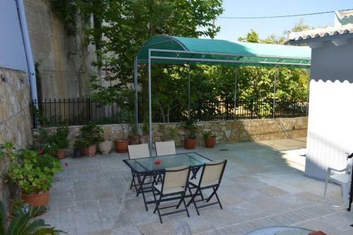 Melenia's Sea Front House