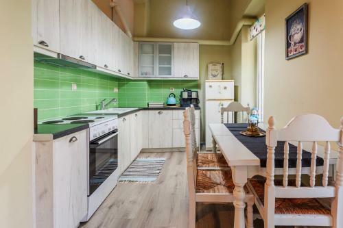 Apartamento Kalamata Rose Nest - Urban Comfy Escape