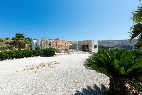 Villa Ypsilon