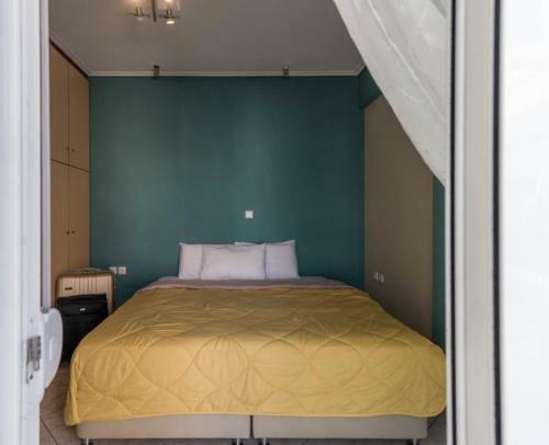 Semiramis Marina Apartment With Fireplace
