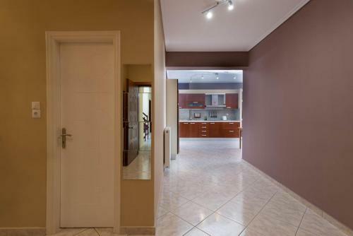 Semiramis Marina Apartment With Fireplace